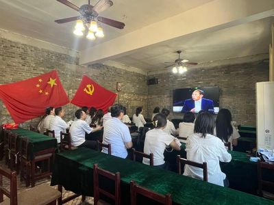 文化藝術(shù)學(xué)院黨總支組織開展"追尋紅色足跡 賡續(xù)革命薪火"主題黨日活動(dòng)